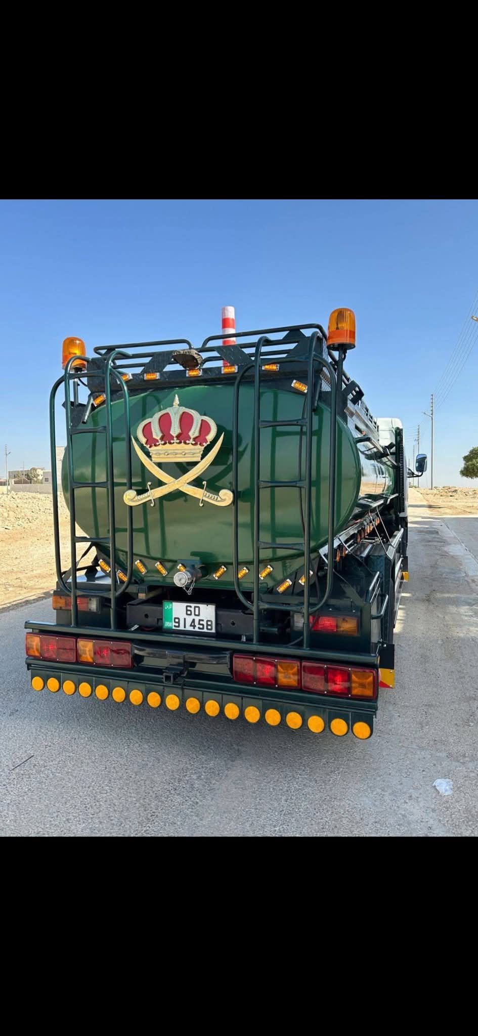 تنك مياه صالح للشرب